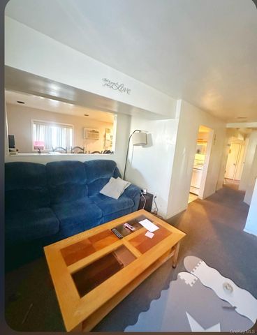 367 Erlanger Boulevard, North Babylon, NY 11703