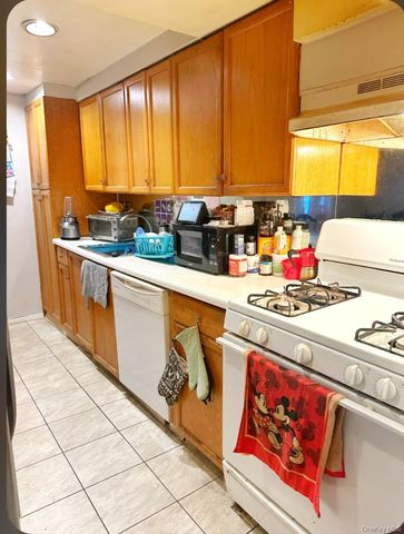 367 Erlanger Boulevard, North Babylon, NY 11703