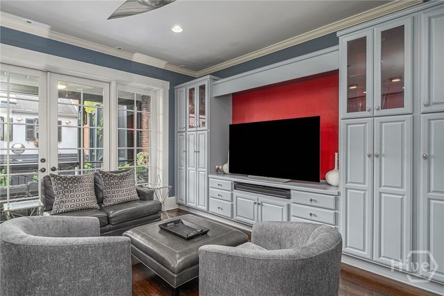 3 E Gordon Street, Savannah, GA 31401