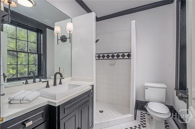 3 E Gordon Street, Savannah, GA 31401