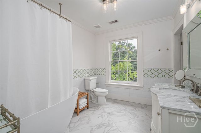 3 E Gordon Street, Savannah, GA 31401