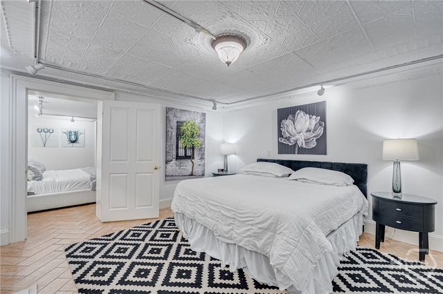 3 E Gordon Street, Savannah, GA 31401