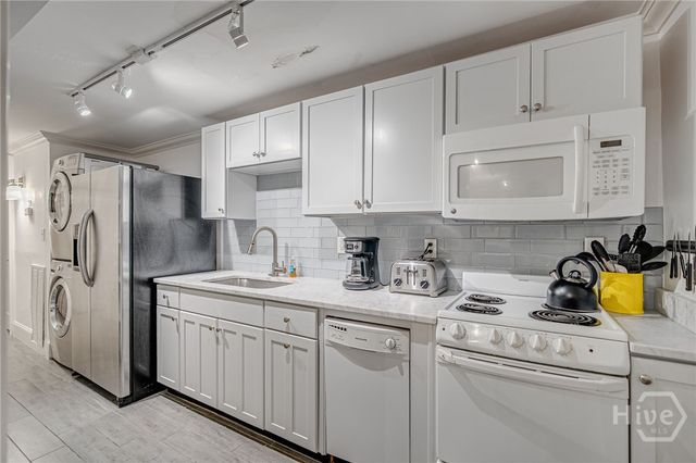 3 E Gordon Street, Savannah, GA 31401