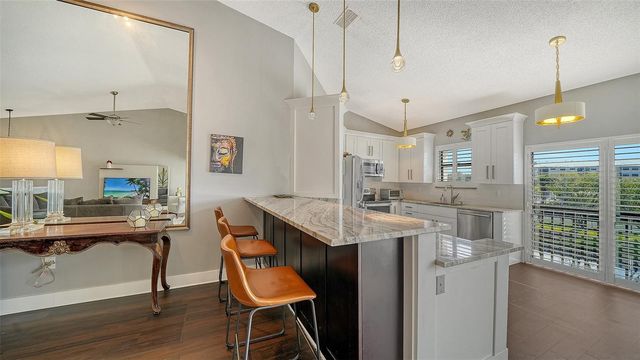 5260 HERON WAY 202, Sarasota, FL 34231