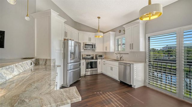5260 HERON WAY 202, Sarasota, FL 34231