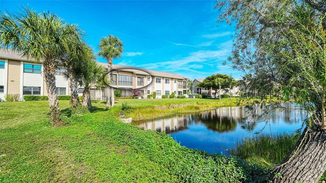 5260 HERON WAY 202, Sarasota, FL 34231