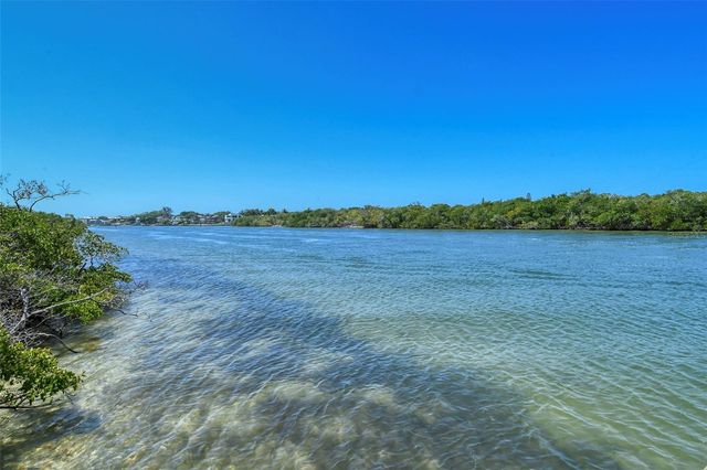 5260 HERON WAY 202, Sarasota, FL 34231