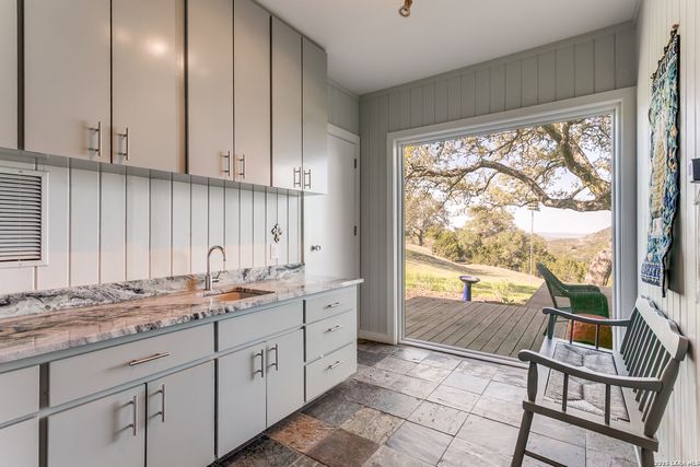 27359 Smithson Valley, San Antonio, TX 78261