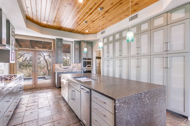 27359 Smithson Valley, San Antonio, TX 78261