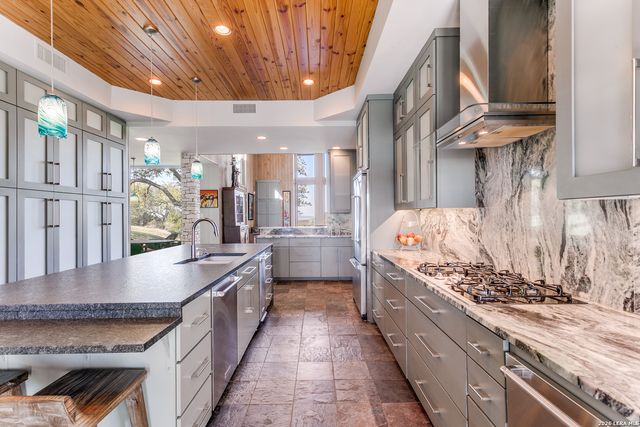 27359 Smithson Valley, San Antonio, TX 78261