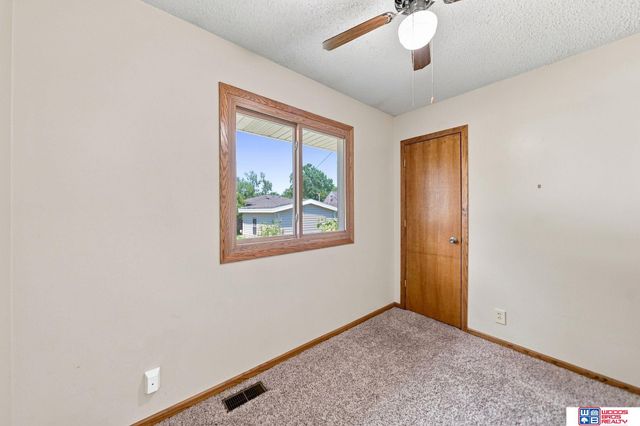 1610 SW 8th Street, Lincoln, NE 68522