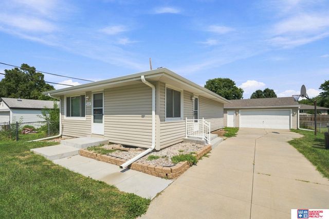 1610 SW 8th Street, Lincoln, NE 68522