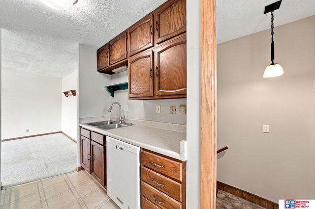 1610 SW 8th Street, Lincoln, NE 68522