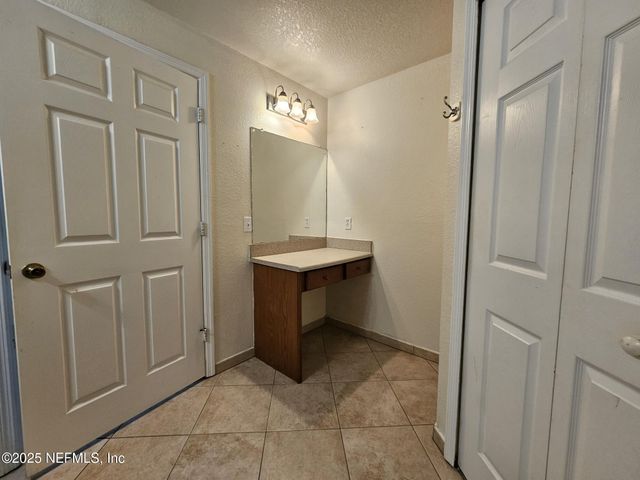 8550 TOUCHTON Road 218, Jacksonville, FL 32216