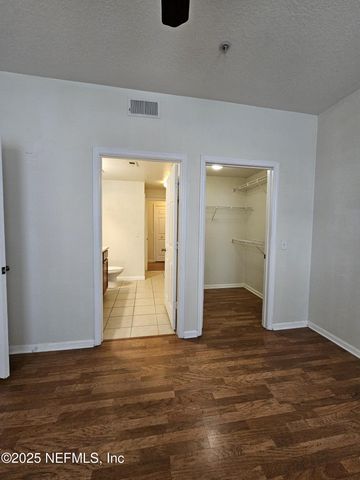 8550 TOUCHTON Road 218, Jacksonville, FL 32216