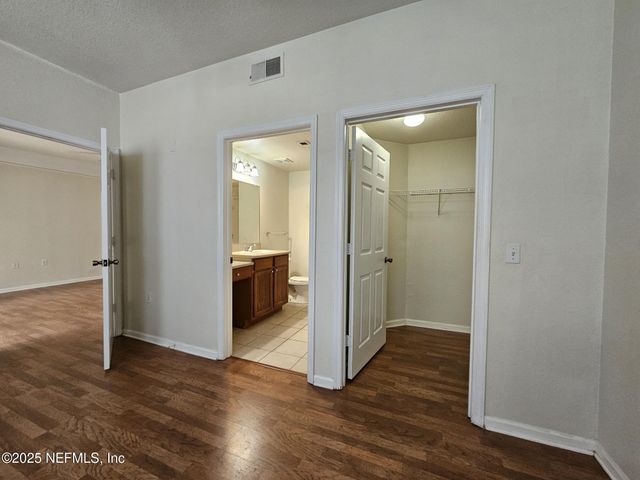 8550 TOUCHTON Road 218, Jacksonville, FL 32216