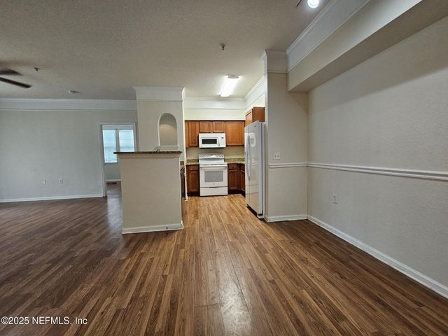 8550 TOUCHTON Road 218, Jacksonville, FL 32216