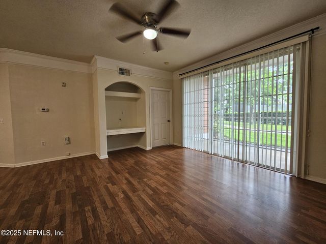 8550 TOUCHTON Road 218, Jacksonville, FL 32216