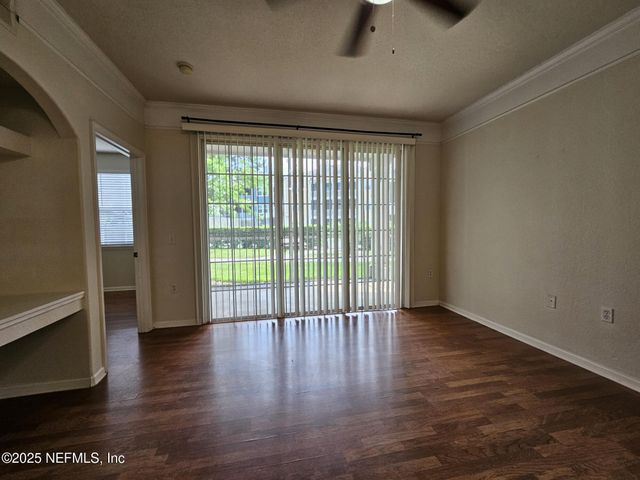 8550 TOUCHTON Road 218, Jacksonville, FL 32216