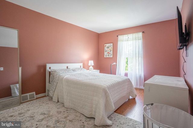 221 GOODFORD RD, Philadelphia, PA 19154