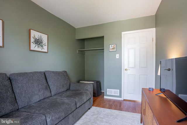 221 GOODFORD RD, Philadelphia, PA 19154