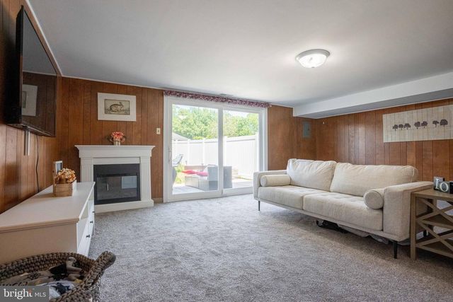 221 GOODFORD RD, Philadelphia, PA 19154