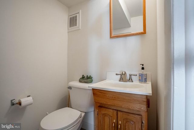 221 GOODFORD RD, Philadelphia, PA 19154