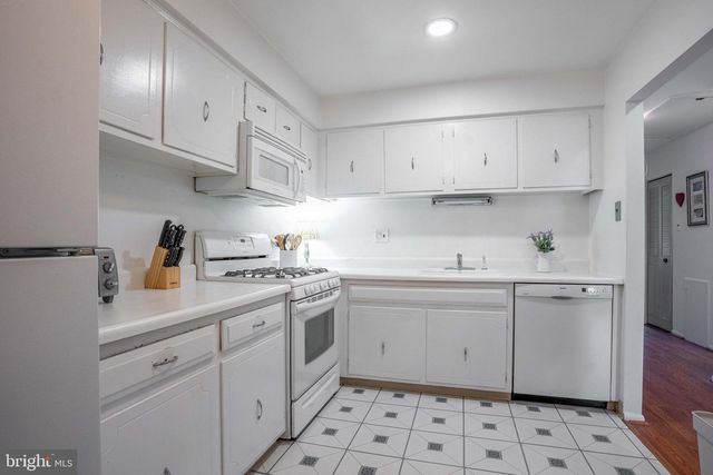 221 GOODFORD RD, Philadelphia, PA 19154