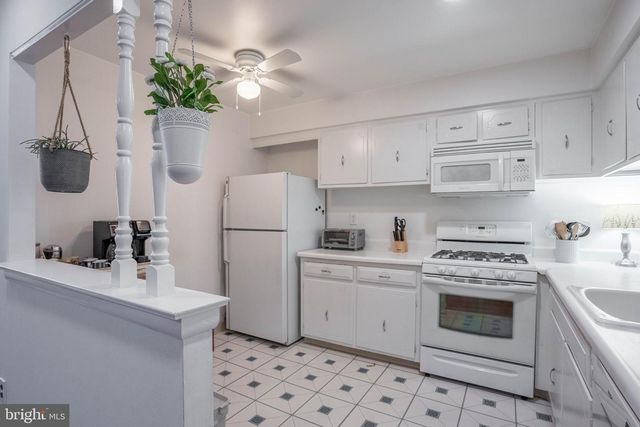 221 GOODFORD RD, Philadelphia, PA 19154