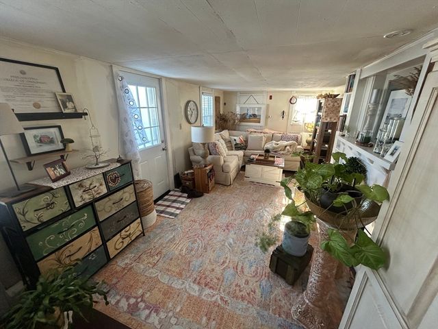 969 Plymouth Street 5, Abington, MA 02351