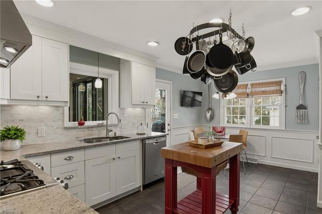 520 Staffordshire Road, Winston-salem, NC 27104