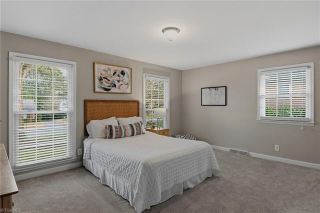 520 Staffordshire Road, Winston-salem, NC 27104