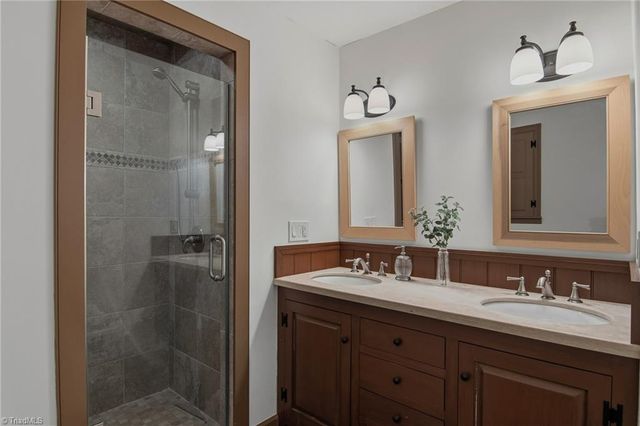 520 Staffordshire Road, Winston-salem, NC 27104