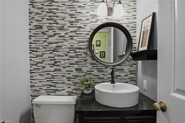 520 Staffordshire Road, Winston-salem, NC 27104