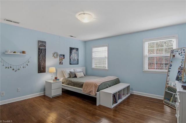 520 Staffordshire Road, Winston-salem, NC 27104