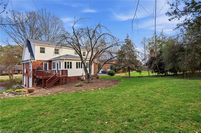 520 Staffordshire Road, Winston-salem, NC 27104