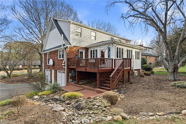 520 Staffordshire Road, Winston-salem, NC 27104