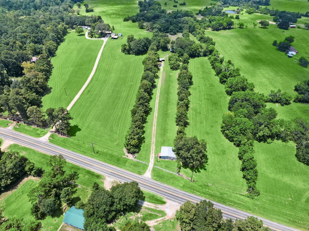 2595 Fm 222 Loop N, Coldspring, TX 77331