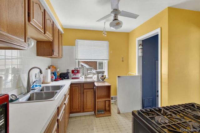 17706 Centralia, Redford, MI 48240