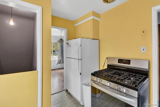 17706 Centralia, Redford, MI 48240