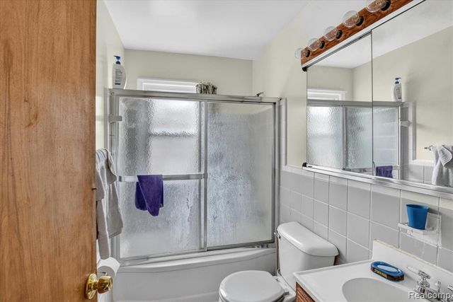 17706 Centralia, Redford, MI 48240