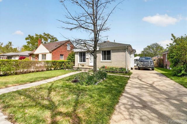 17706 Centralia, Redford, MI 48240