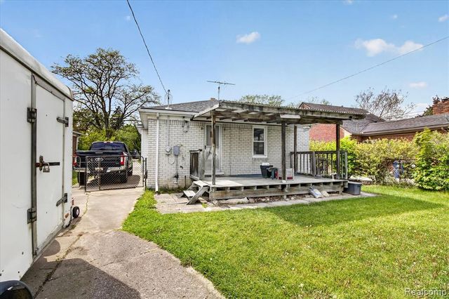 17706 Centralia, Redford, MI 48240