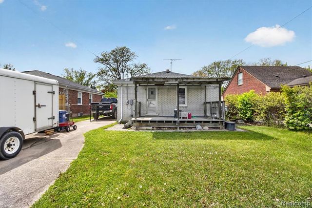 17706 Centralia, Redford, MI 48240