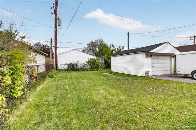 17706 Centralia, Redford, MI 48240