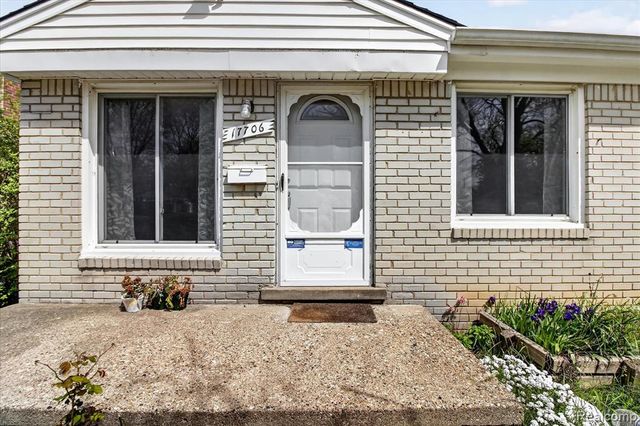 17706 Centralia, Redford, MI 48240