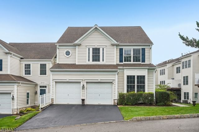 2 Constitution Ln, Totowa Boro, NJ 07512