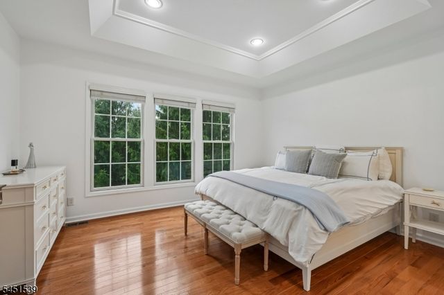 2 Constitution Ln, Totowa Boro, NJ 07512