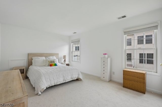 2 Constitution Ln, Totowa Boro, NJ 07512