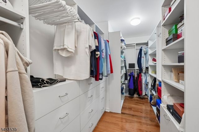 2 Constitution Ln, Totowa Boro, NJ 07512